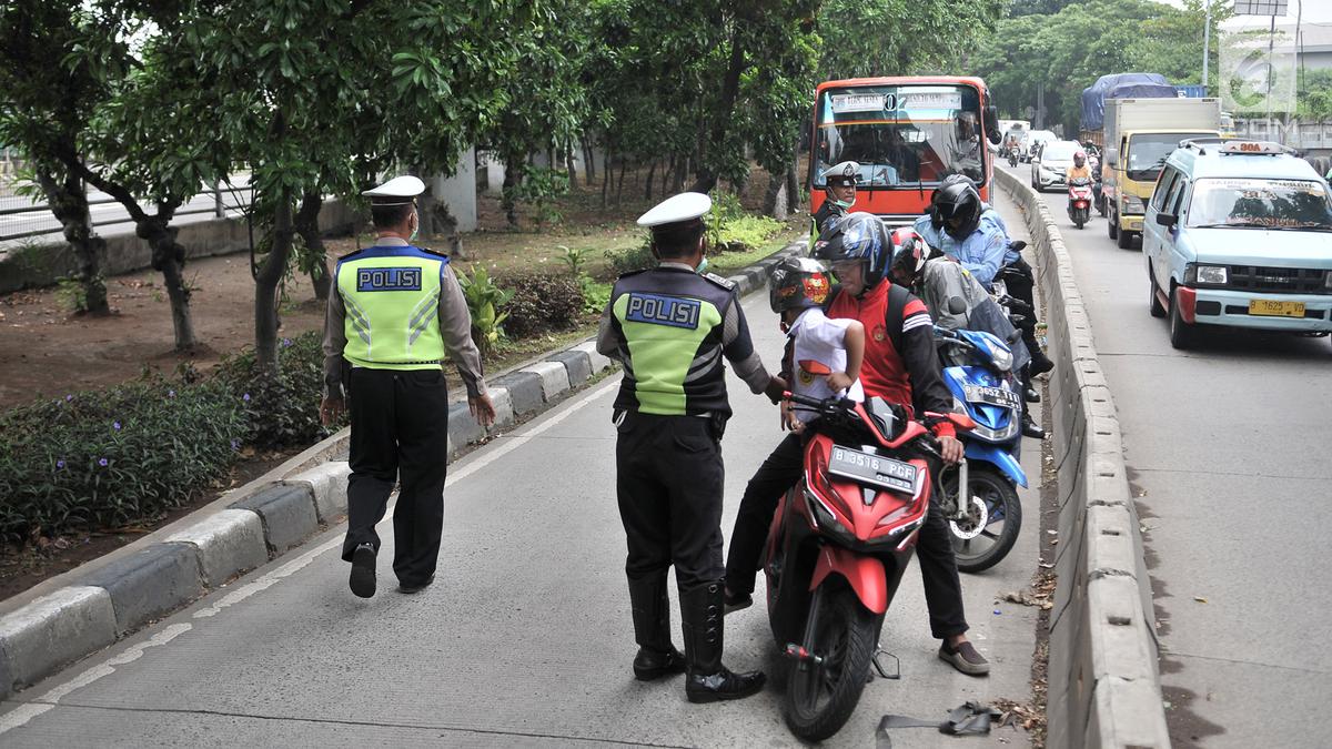Panduan Lengkap Hukuman Denda Pelanggaran Lalu Lintas: Jenis Pelanggaran, Besaran Denda, Aturan Berlaku, Proses Penindakan Polisi, Cara Pembayaran Resmi, Dampak Sosial, dan Tips Menghindari Hukuman Denda Pelanggaran Lalu Lintas di Indonesia