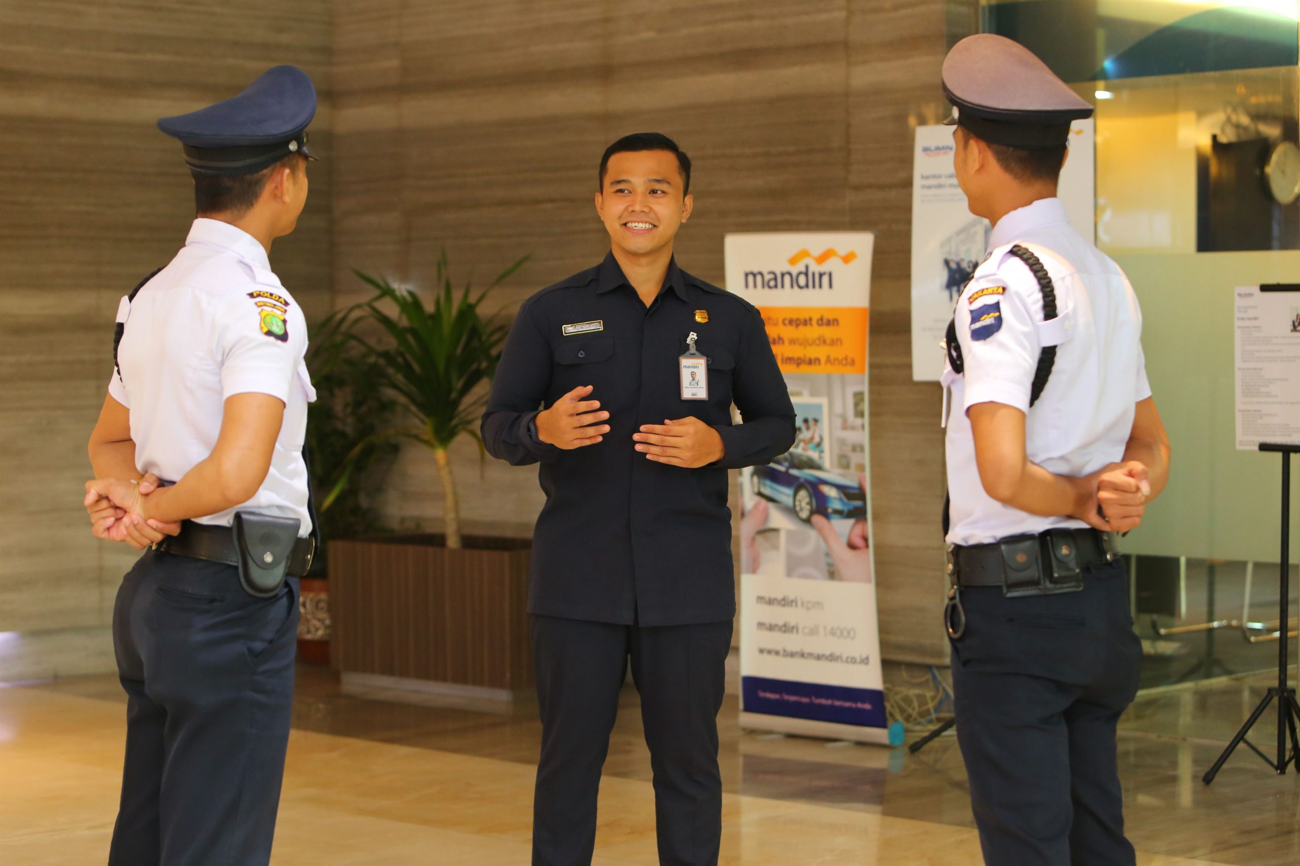 Peran, Fungsi, dan Tanggung Jawab Petugas Keamanan Kantor Pemerintahan dalam Menjaga Ketertiban, Melindungi Aset Negara, dan Menciptakan Lingkungan Kerja yang Aman dan Kondusif bagi Pegawai serta Masyarakat